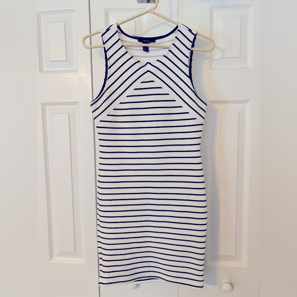 Forever 21 bodycon dress white with black stripes